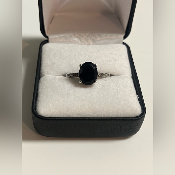 Belk & Co. Onyx & Diamond Sterling Silverver Ring Size 7 - Picture 2 of 4
